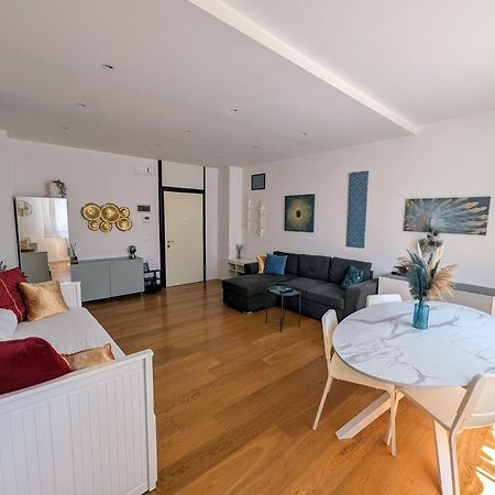 Convenient Family Apt With Private Parking Mestre Exteriör bild