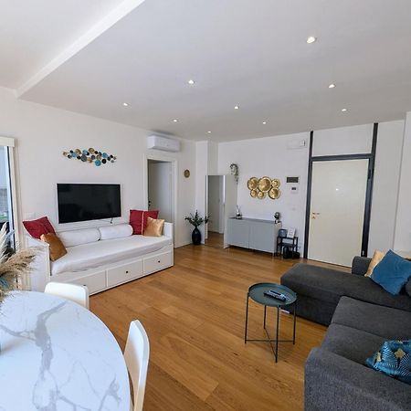 Convenient Family Apt With Private Parking Mestre Exteriör bild