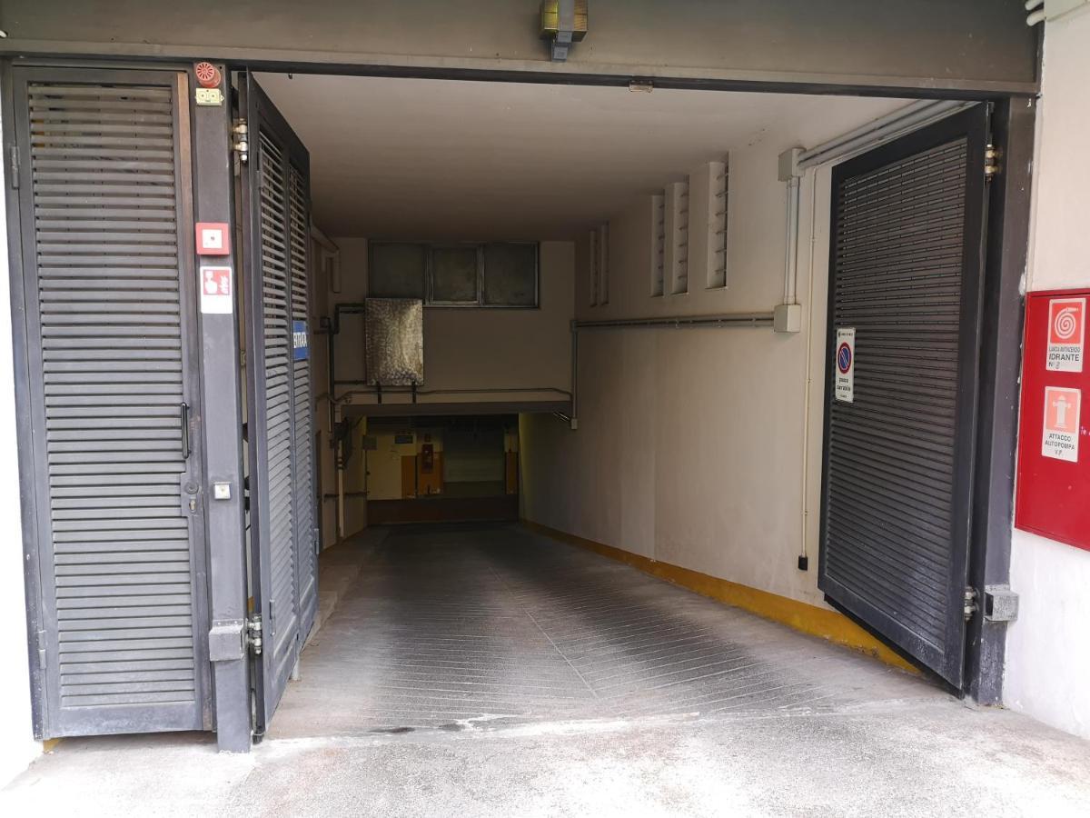 Convenient Family Apt With Private Parking Mestre Exteriör bild