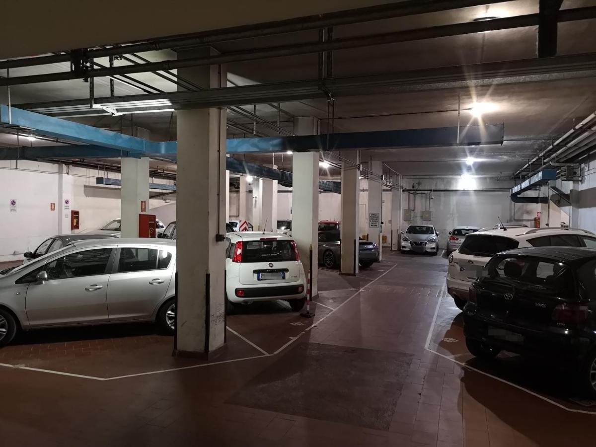 Convenient Family Apt With Private Parking Mestre Exteriör bild