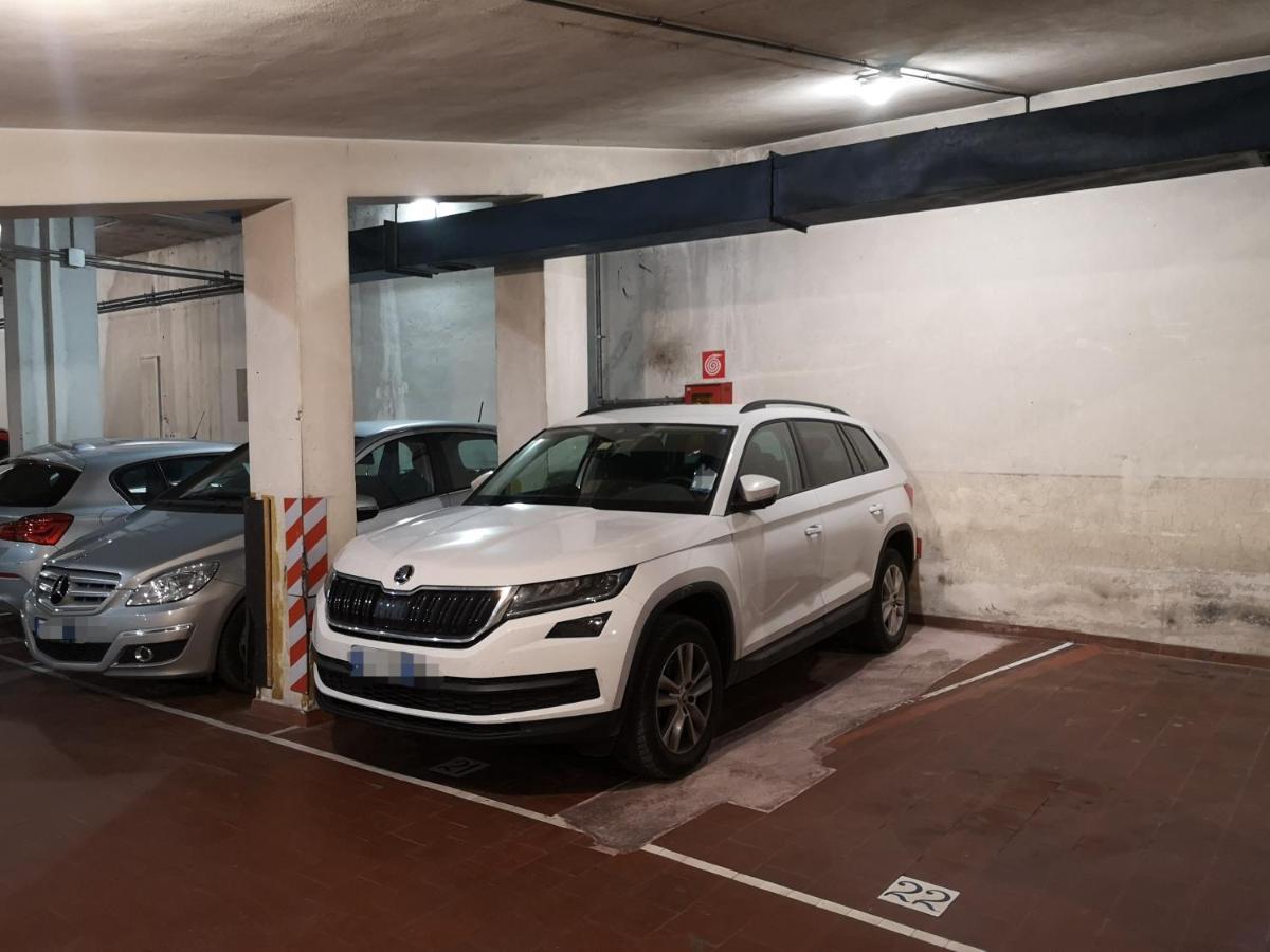 Convenient Family Apt With Private Parking Mestre Exteriör bild