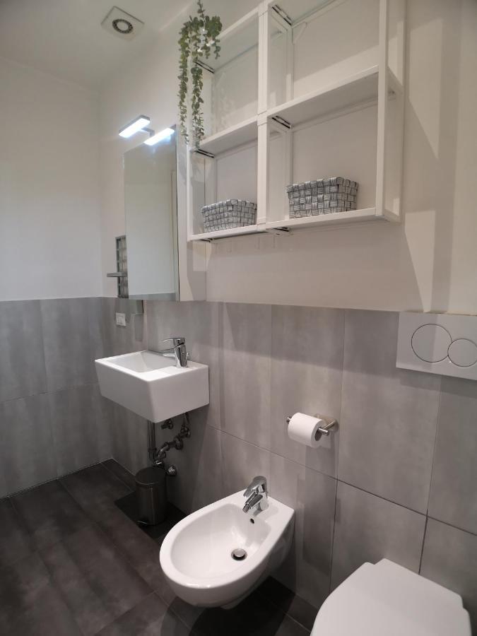 Convenient Family Apt With Private Parking Mestre Exteriör bild