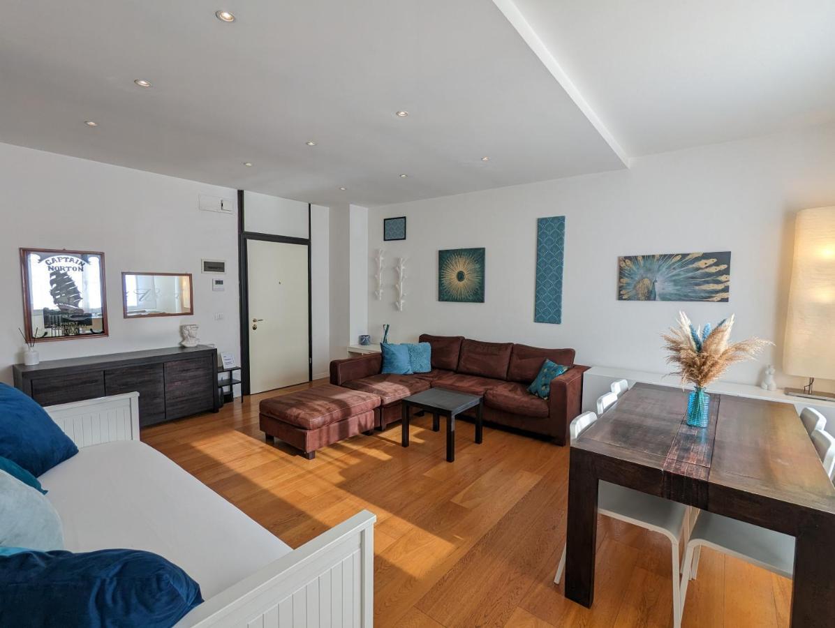 Convenient Family Apt With Private Parking Mestre Exteriör bild