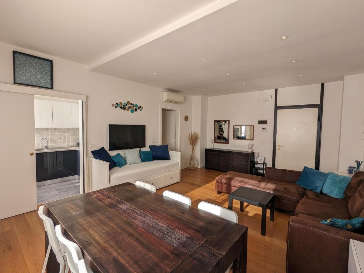 Convenient Family Apt With Private Parking Mestre Exteriör bild