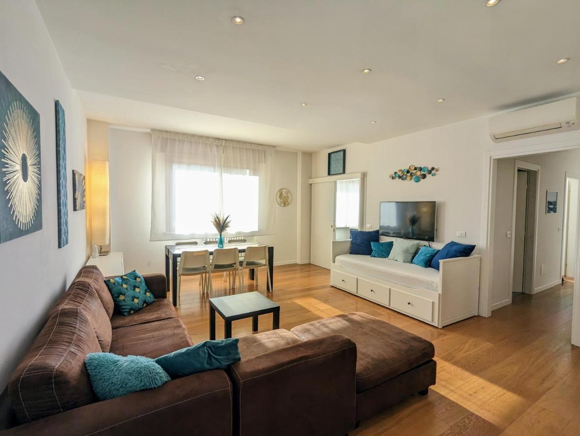 Convenient Family Apt With Private Parking Mestre Exteriör bild