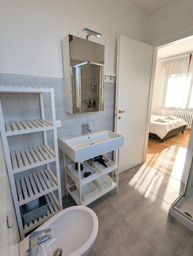 Convenient Family Apt With Private Parking Mestre Exteriör bild